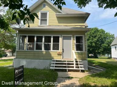 Main picture of 401 9th St NE