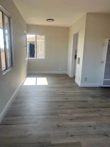 Main picture of 1731 W 107th St