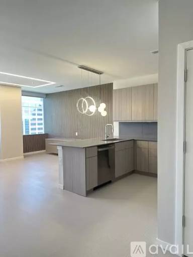 Main picture of 40 W 4th St