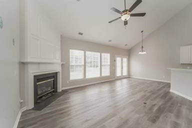 Main picture of 10528 Adlin Ave