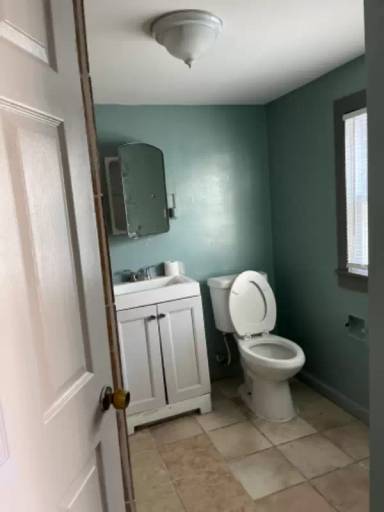Main picture of 1605 Coventry St