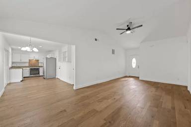 Main picture of 2029 Greenwood Rd