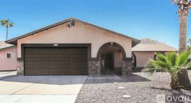 Main picture of 407 W Mission Dr