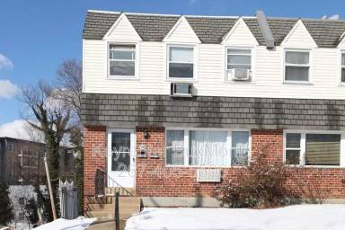 Main picture of 419 W Jefferson St