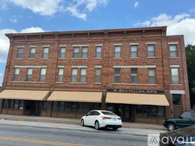 Main picture of 1 S Main St