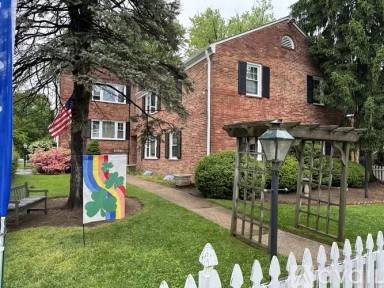 Main picture of 10410 Fawcett St