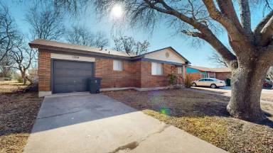 Main picture of 1204 Cedar Dr