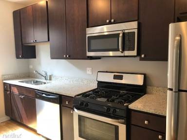 Main picture of 2438 W North Shore Ave