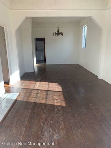 Main picture of 1425 E 22nd St