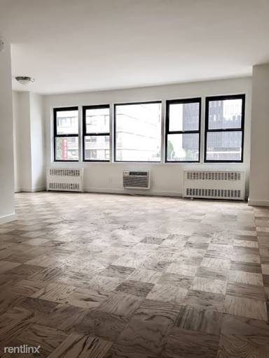 Main picture of 36 E 12th St
