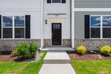 Main picture of 920 Sculptor St