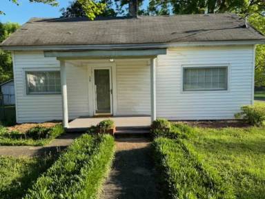 Main picture of 38 E Porter St