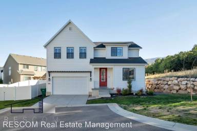 Main picture of 1447 E Daylily Ct