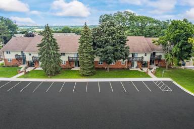 Main picture of Apple Valley Apartments & Townhomes