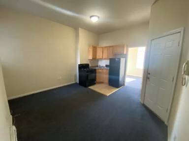 Main picture of 1605 W Diamond St