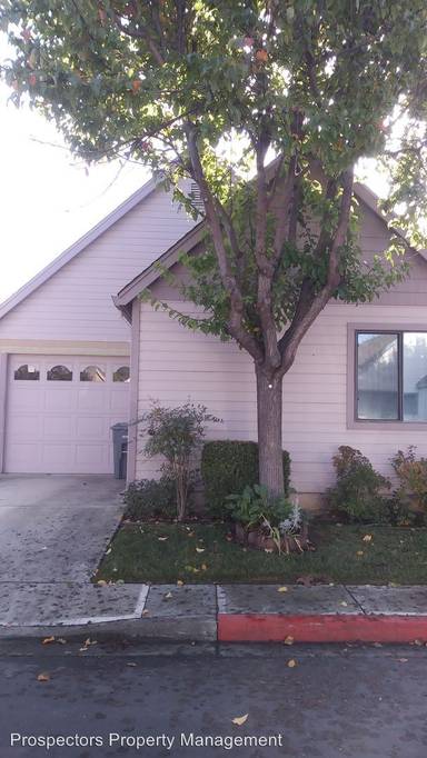 Main picture of 744 Lilly Ln