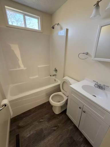 Main picture of 1334 E 84th Ter