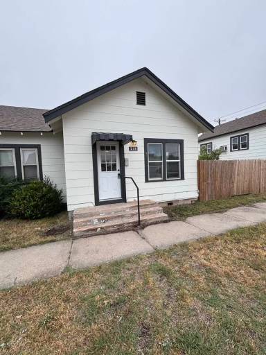 Main picture of 218 S Moore Ave
