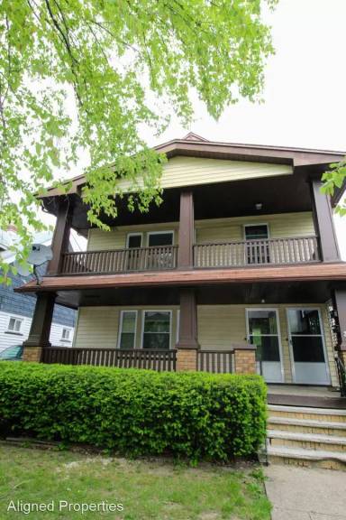 Main picture of 3499 W 100th St