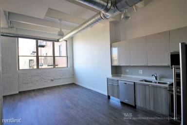 Main picture of 932 W Dakin St