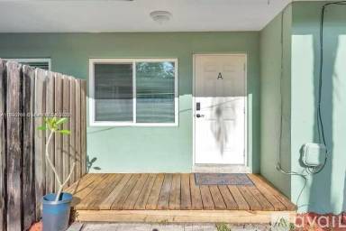 Main picture of 1050 SW 30th St