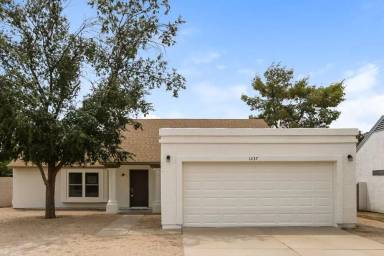Main picture of 1237 E Wickieup Ln