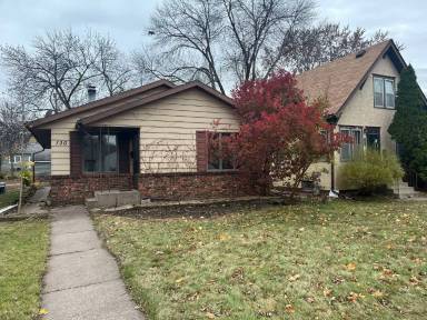 Main picture of 130 14th Ave S