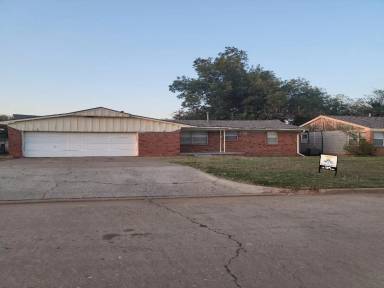 Main picture of 3009 SE 20th St