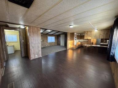 Main picture of 401 W 133 N