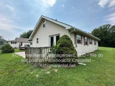 Main picture of 7113 N Highland Ave