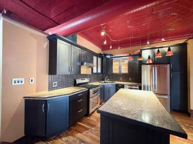Main picture of 318 N Main St