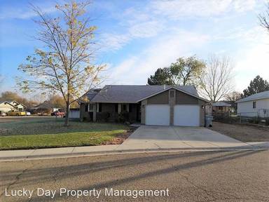 Main picture of 2528 Crestwood Pl