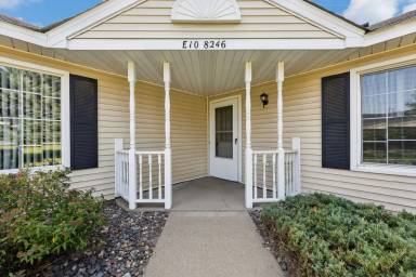 Main picture of 8263 Fillmore St NE