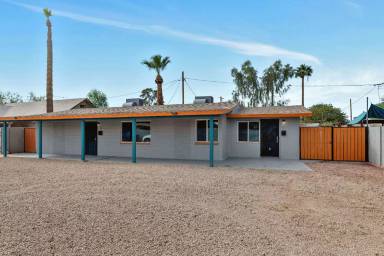 Main picture of 305 E Roeser Rd