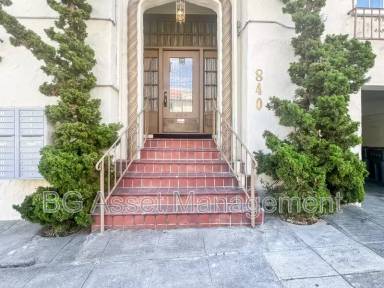Main picture of 840 York St