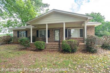 Main picture of 2791 Greensboro Hwy