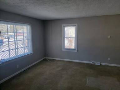 Main picture of 4537 Park Ave