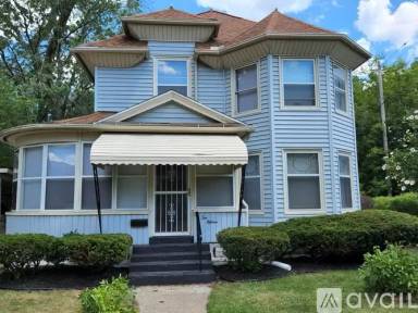 Main picture of 1015 S Milwaukee St
