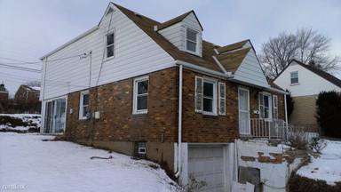 Main picture of 177 Curry Hollow Rd