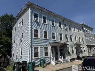 Main picture of 27 Woodward St