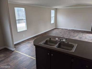 Main picture of 72 Roller St