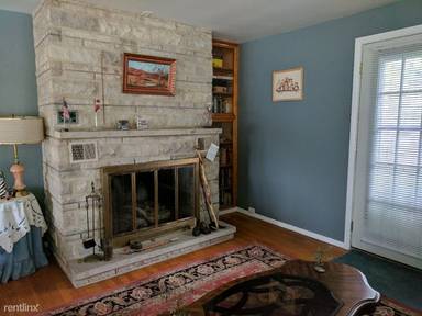 Main picture of 215 W Cass St