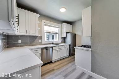 Main picture of 666 17th St