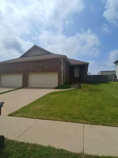 Main picture of 709 E Watermill Cir