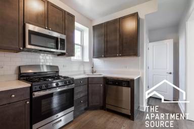 Main picture of 2814 N Troy St