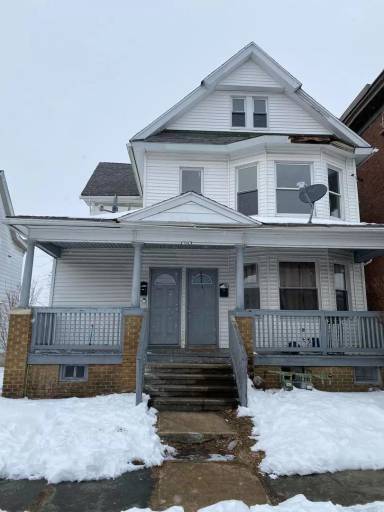 Main picture of 712 S Irving Ave