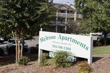 Main picture of 309 Country Club Dr NE