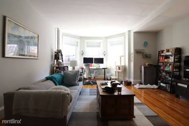 Main picture of 136 Pleasant St
