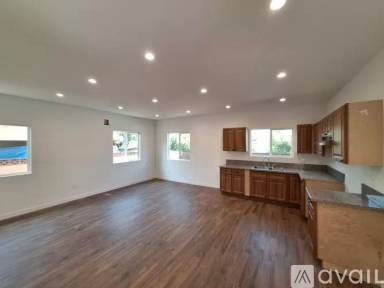 Main picture of 14306 Osborne St