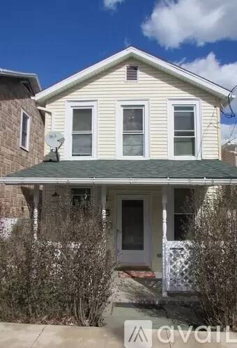 Main picture of 26 N Jones St